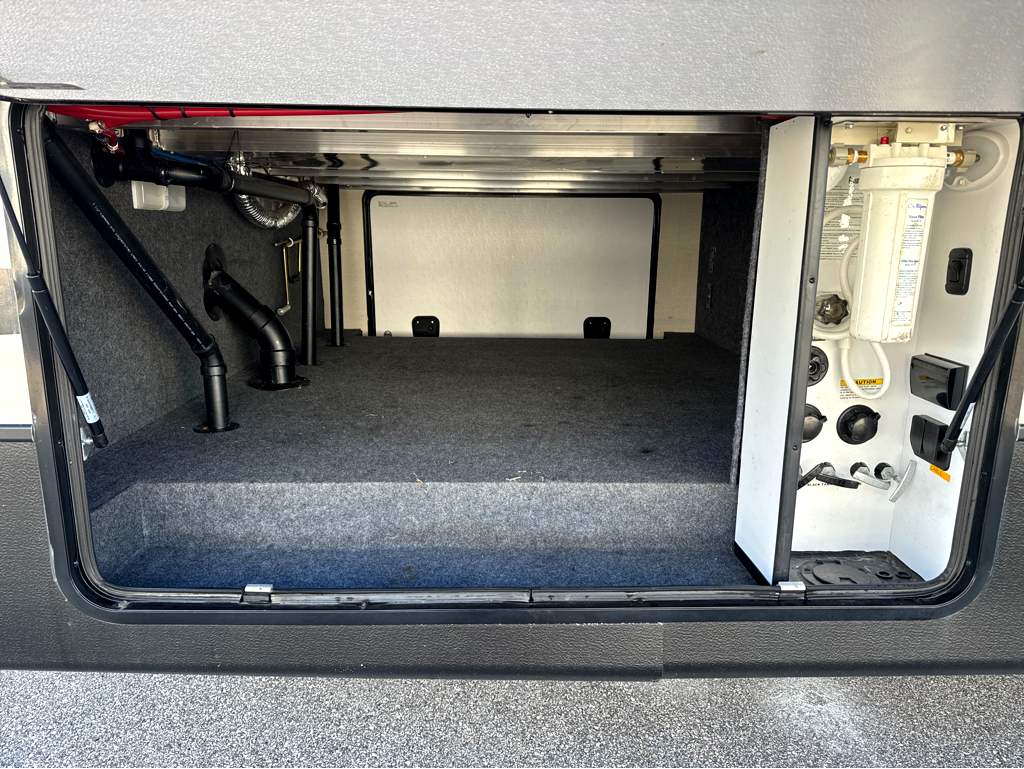 2019 CROSSROADS CRUISER 3451FB - Image 5