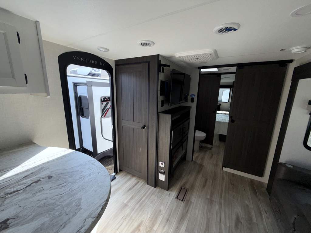 2026 VENTURE RV STRATUS 262VFK - Image 12