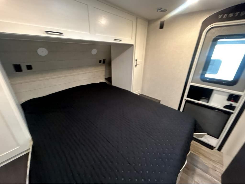 2026 VENTURE RV SIENNA 231VRK - Image 27