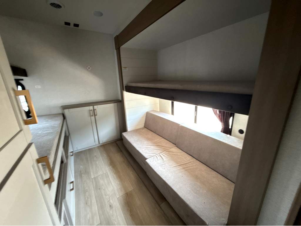 2027 JAYCO JAY FLIGHT 333BTS - Image 17