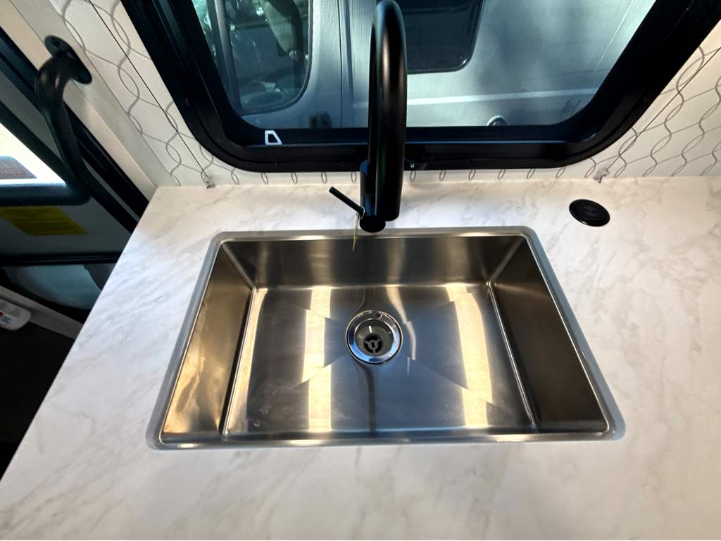 2027 ENTEGRA COACH ODYSSEY 24B - Image 21