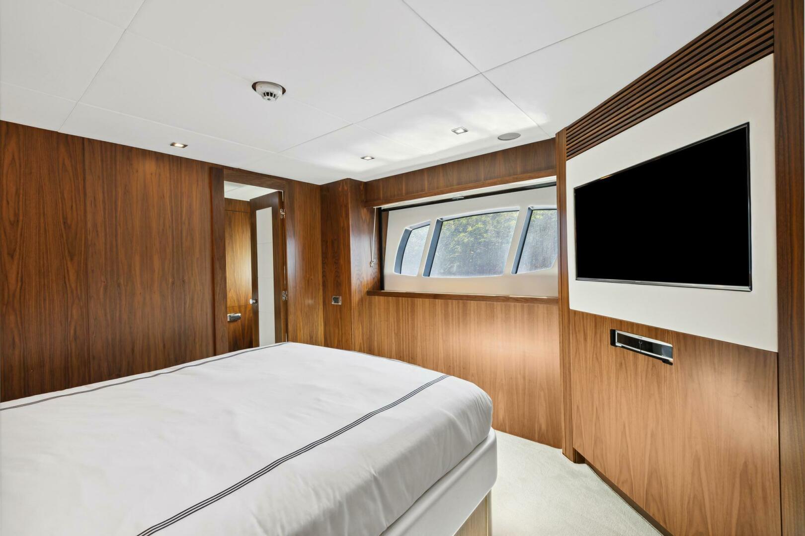 2011 Sunseeker 34M - Image 24