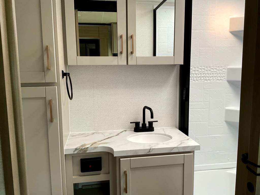 2027 JAYCO Jay Feather 21MML - Image 22