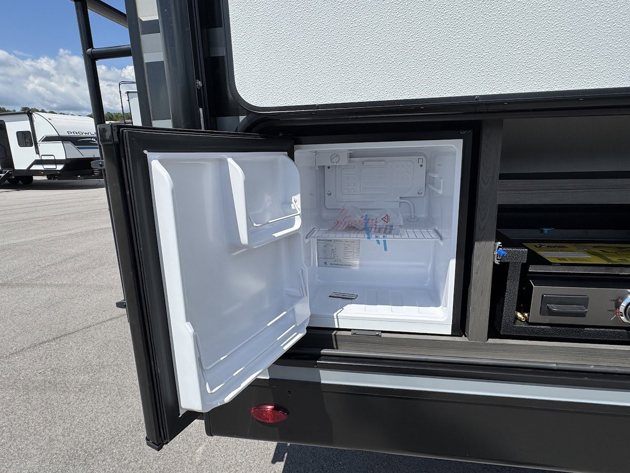 2026 VENTURE RV STRATUS 211VBH - Image 6