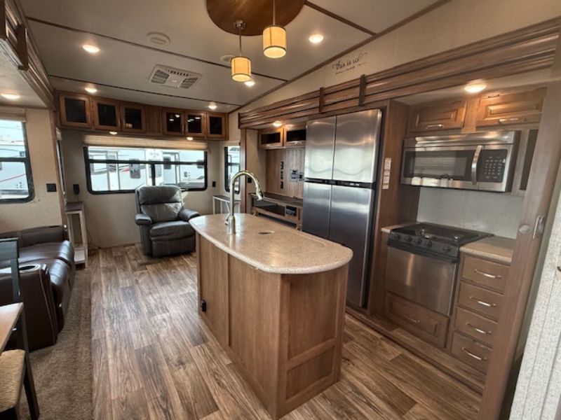 2018 Keystone Laredo 358BP - Image 3