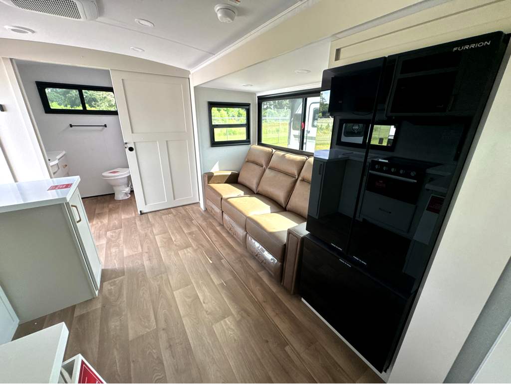 2027 GRAND DESIGN IMAGINE 2300MK - Image 15