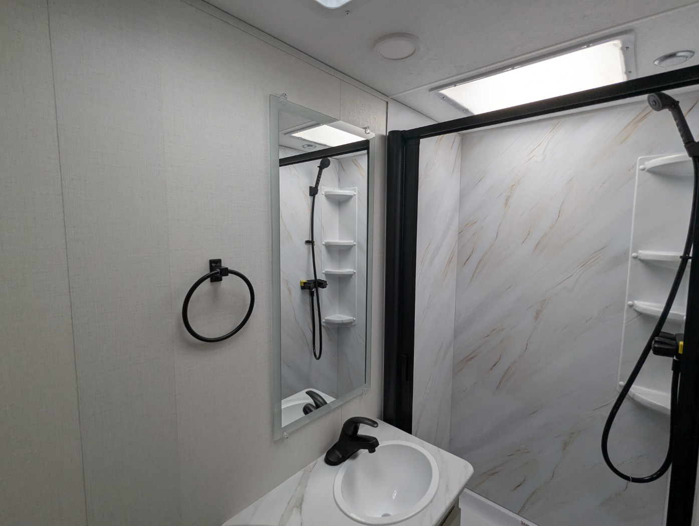 2027 Coachmen Cross Trail 26XG - Image 25