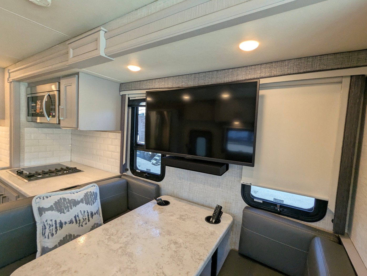 2023 Thor Motor Coach Challenger 37DS - Image 32