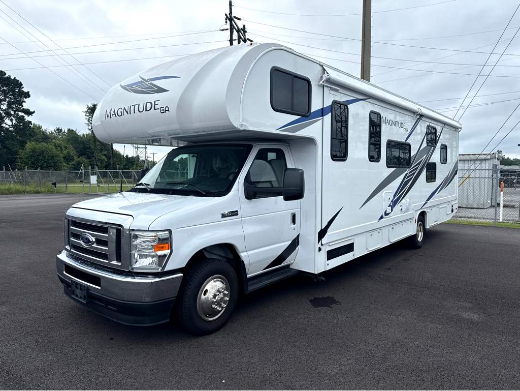 2025 Thor Motor Coach MAGNITUDE GA31 - Image 2