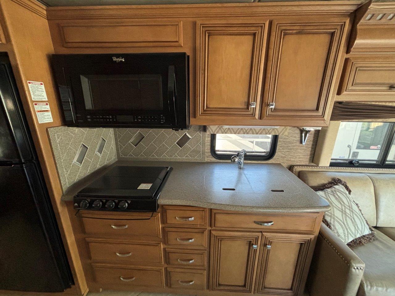 2017 Newmar Bay Star 3113 - Image 8