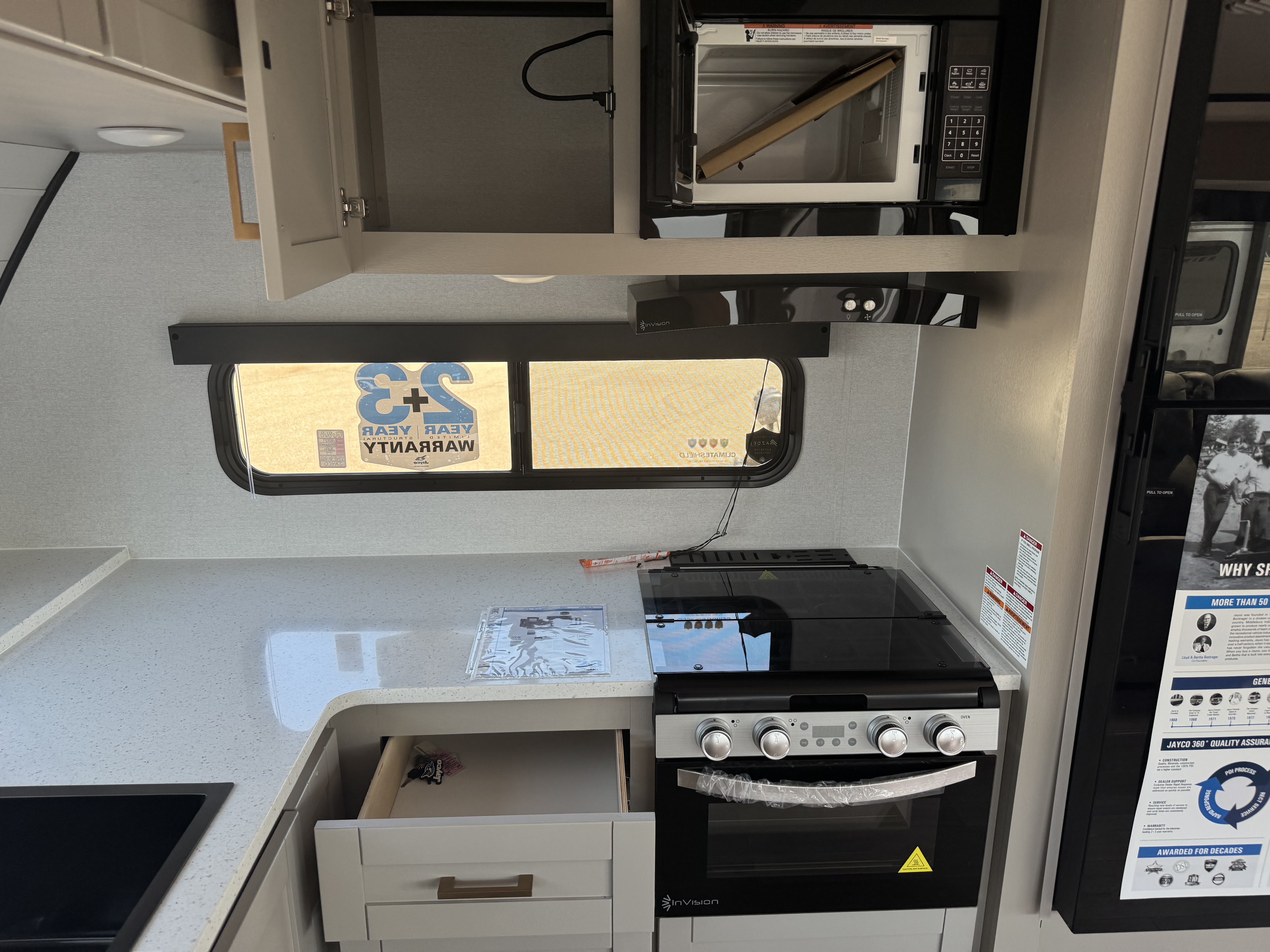 2027 JAYCO JAY FEATHER 26FK - Image 17