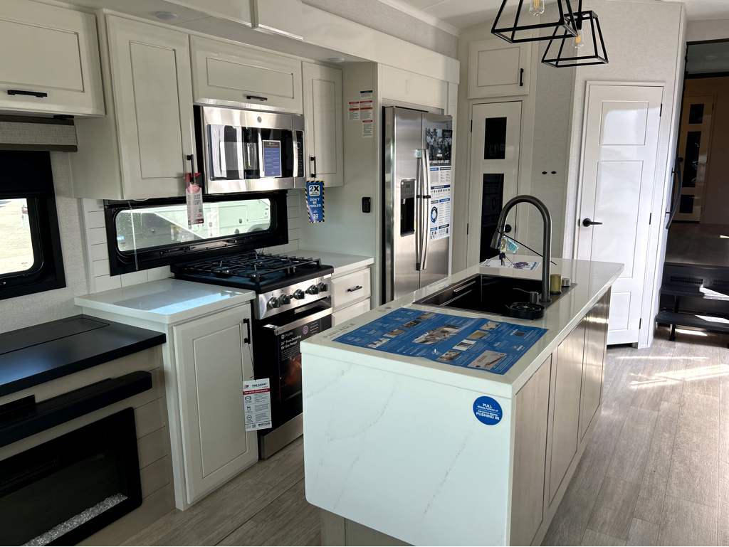 2026 JAYCO PINNACLE 36FBTS - Image 14