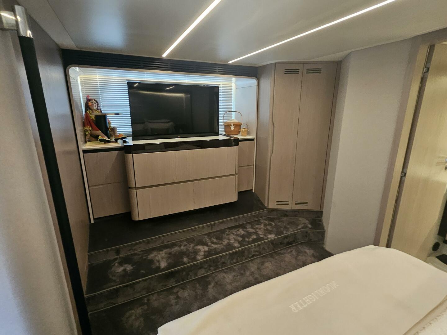 2022 Azimut 66 - Image 59
