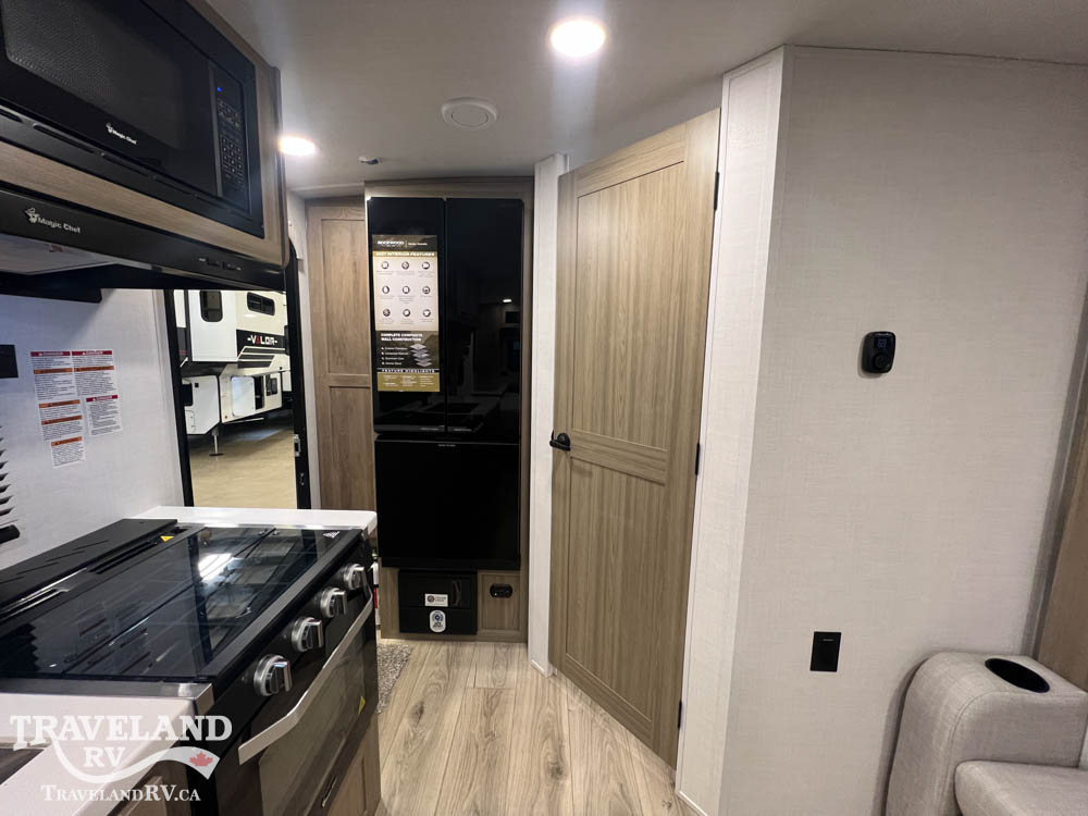 2027 Forest River Rockwood Mini Lite 2109S - Image 4