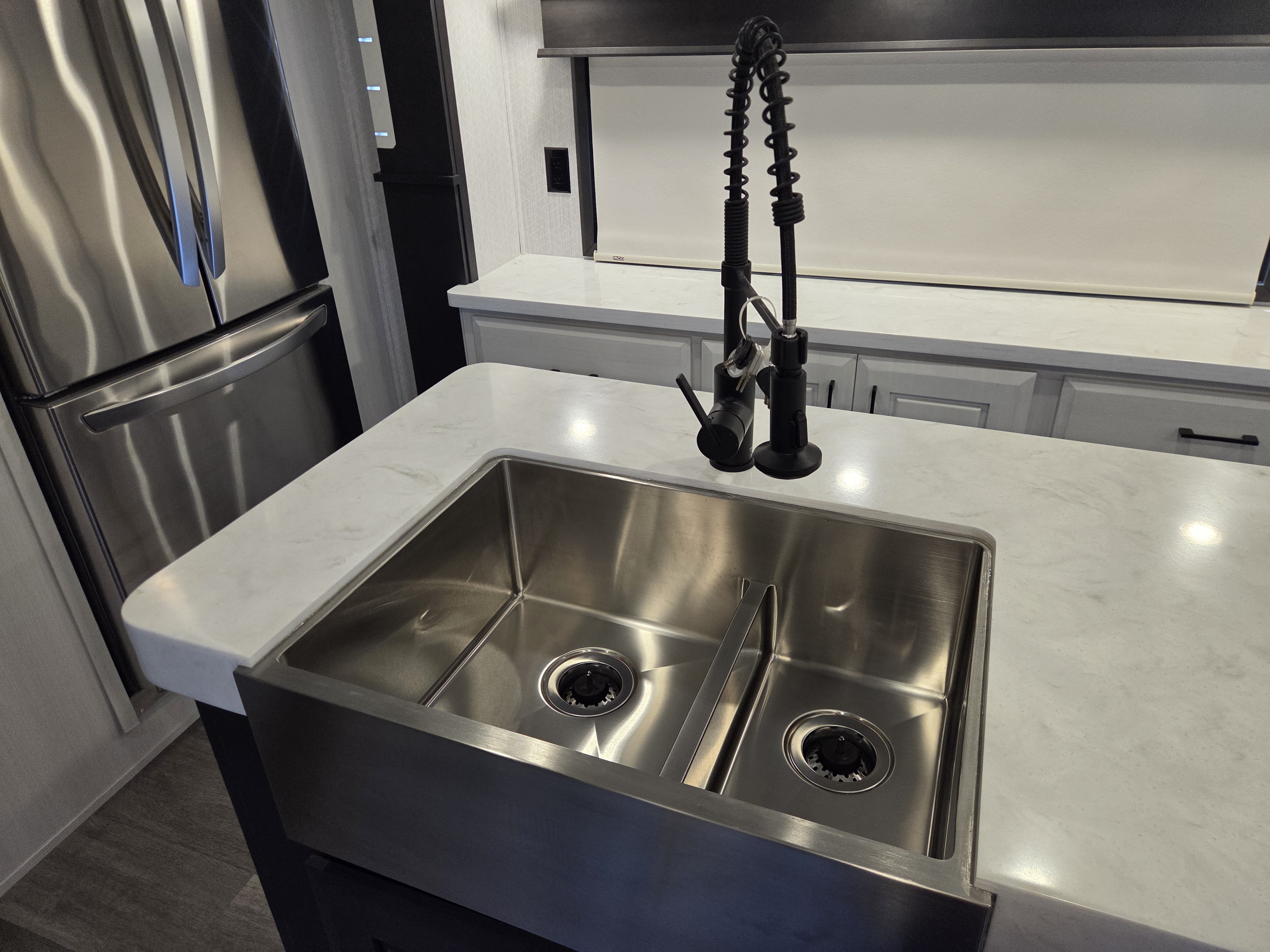 2022 DRV Mobile Suites 41FKMB - Image 12