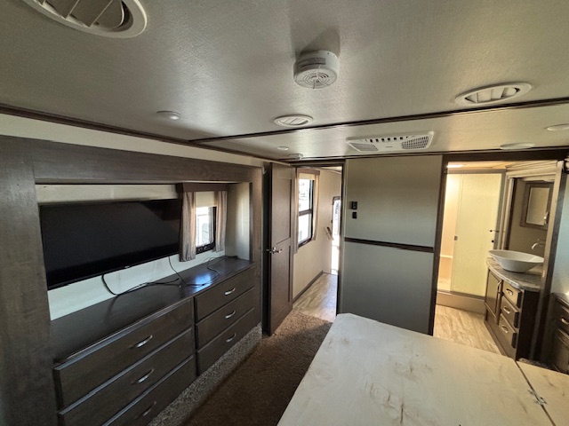 2018 Grand Design Solitude 384GK - Image 39