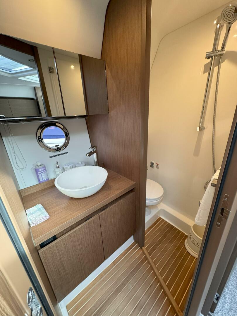 2021 Beneteau Gran Turismo 40 - Image 11