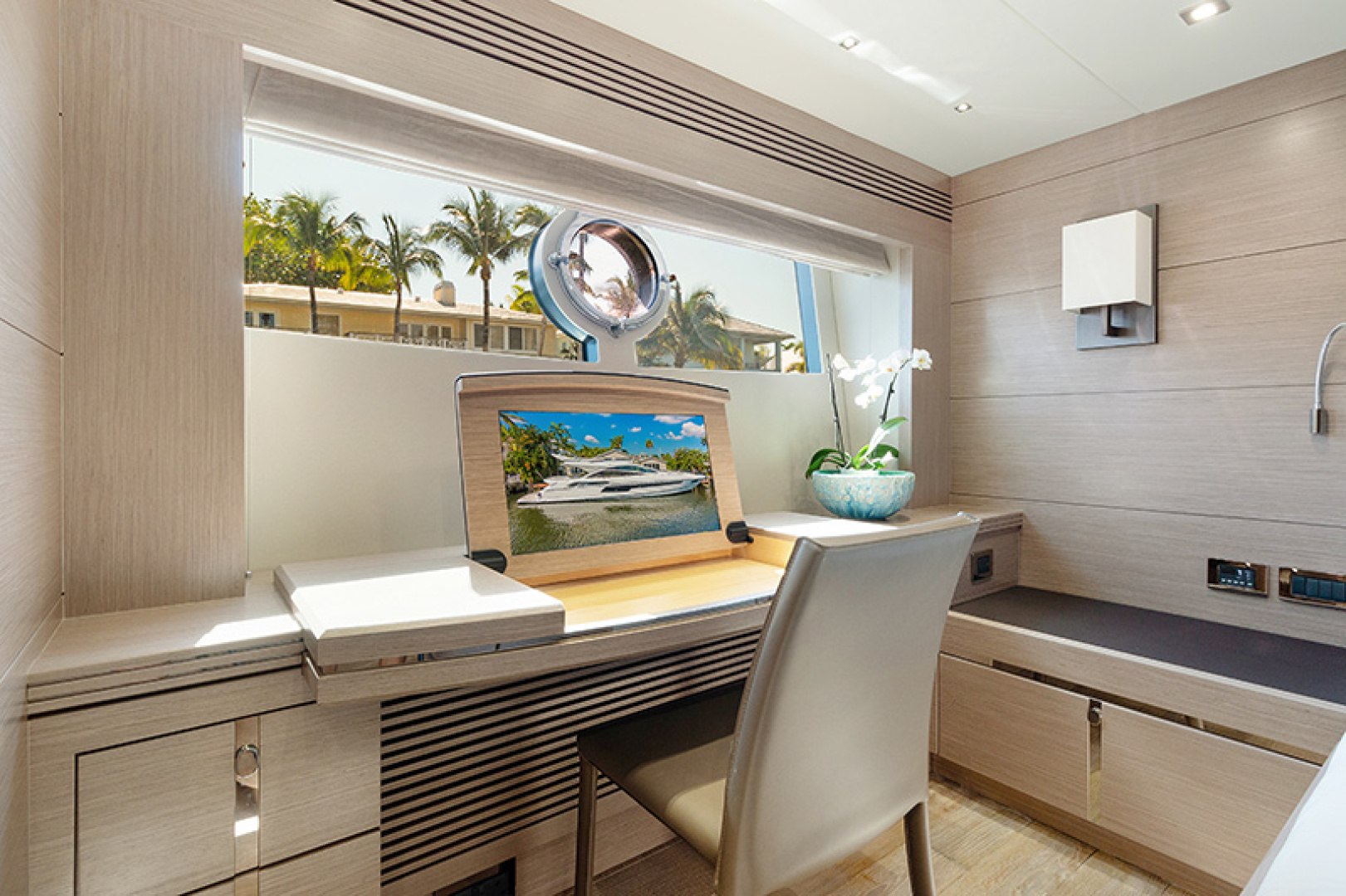 2015 Sunseeker Sport Yacht 68 - Image 12