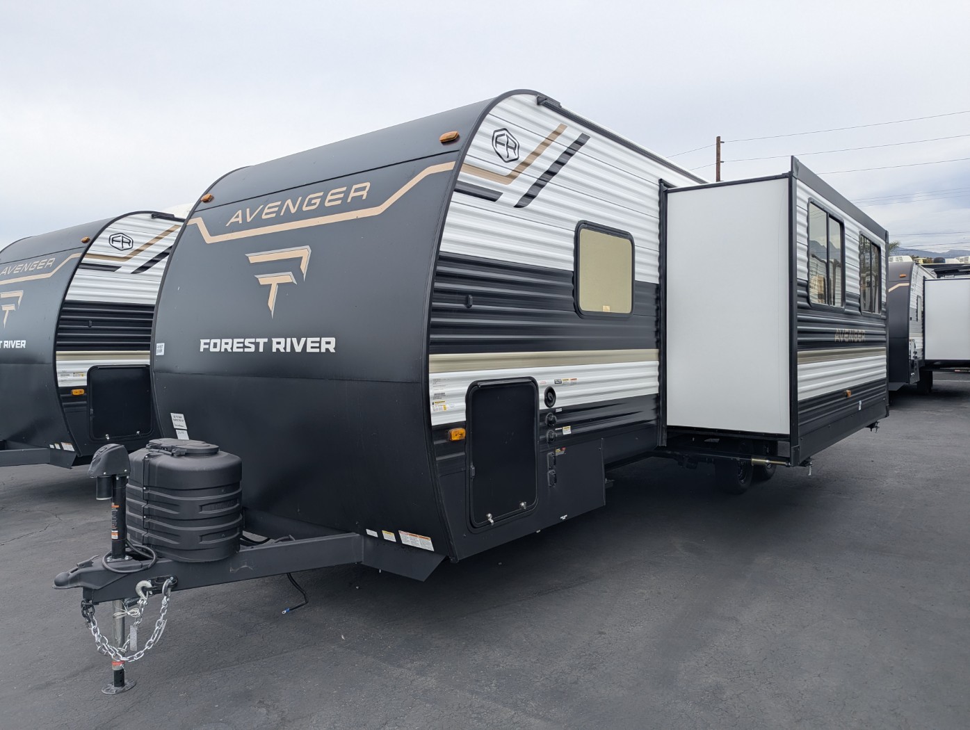 2027 Forest River Avenger 26DBS - Image 3