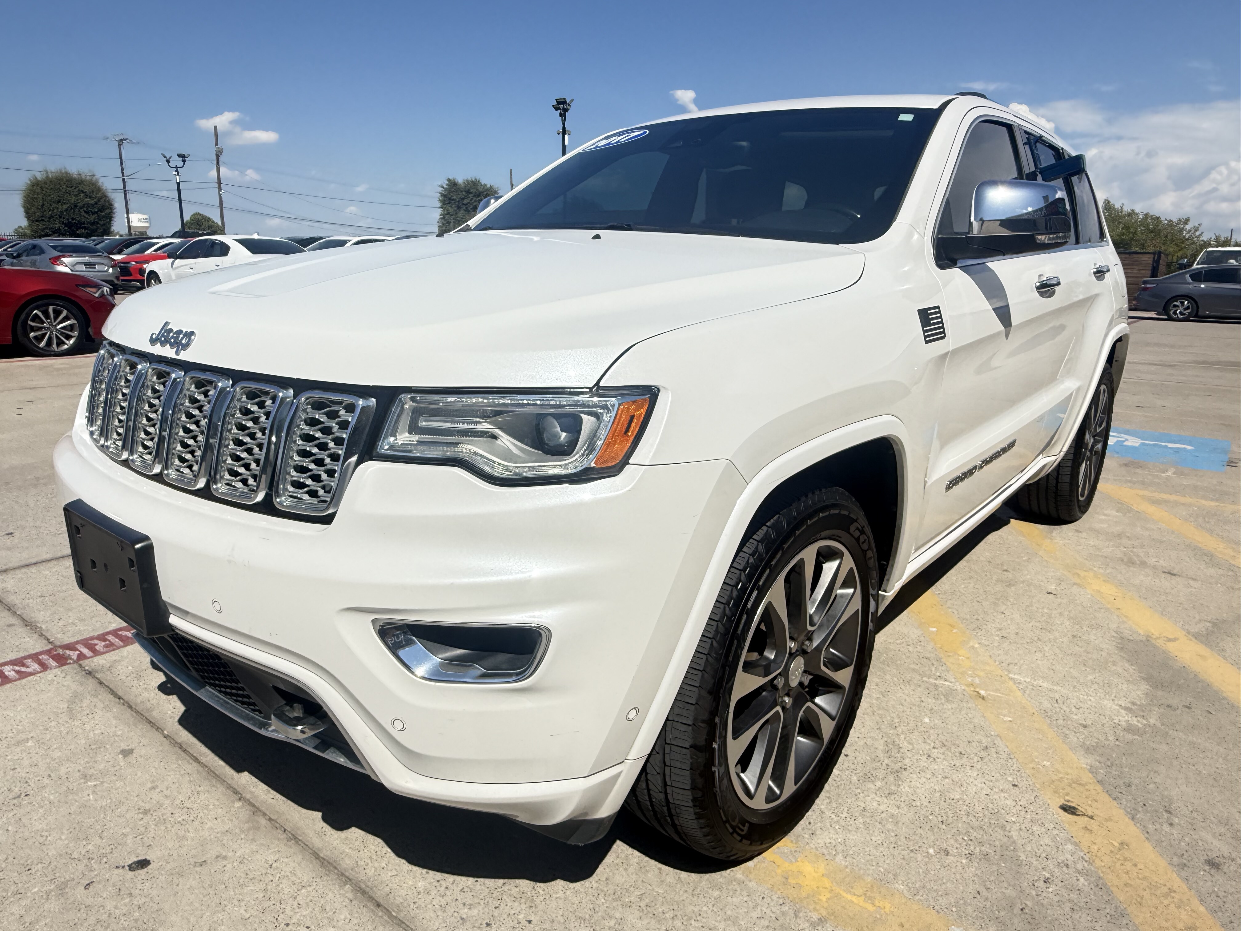 2017 Jeep Grand Cherokee-V6 Utility 4D Overland 2WD - Image 1