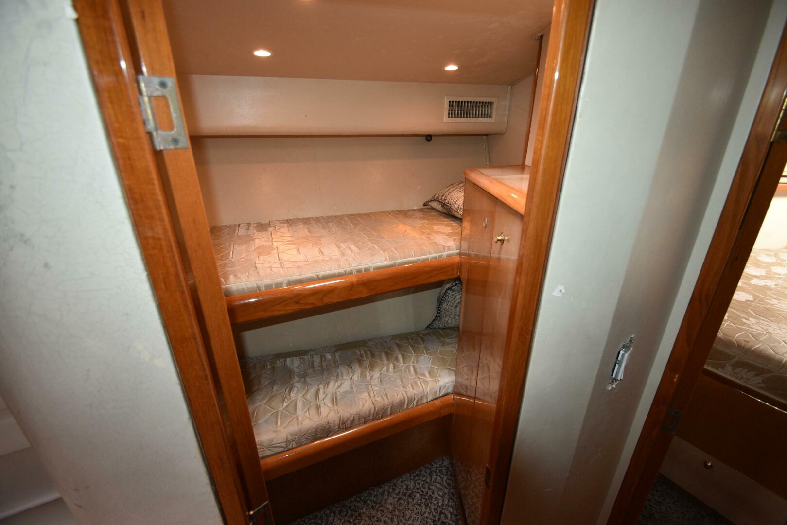 2003 Viking 45 Express - Image 32