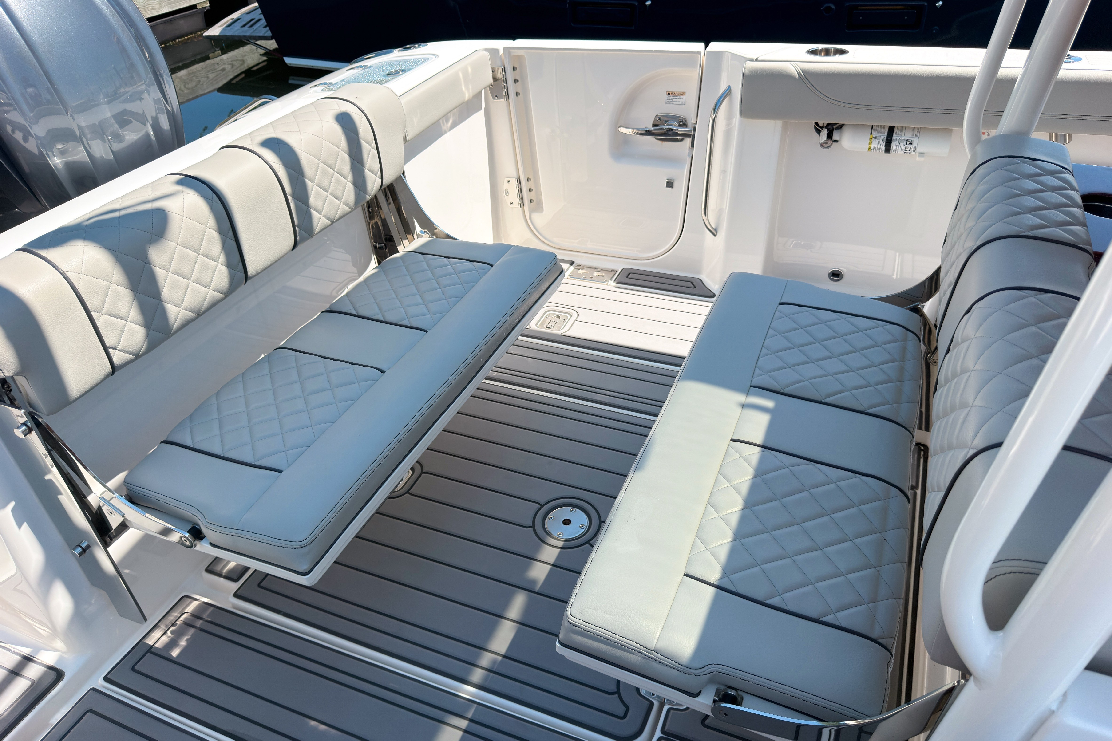 2022 PURSUIT S 288 Sport Base - Image 7