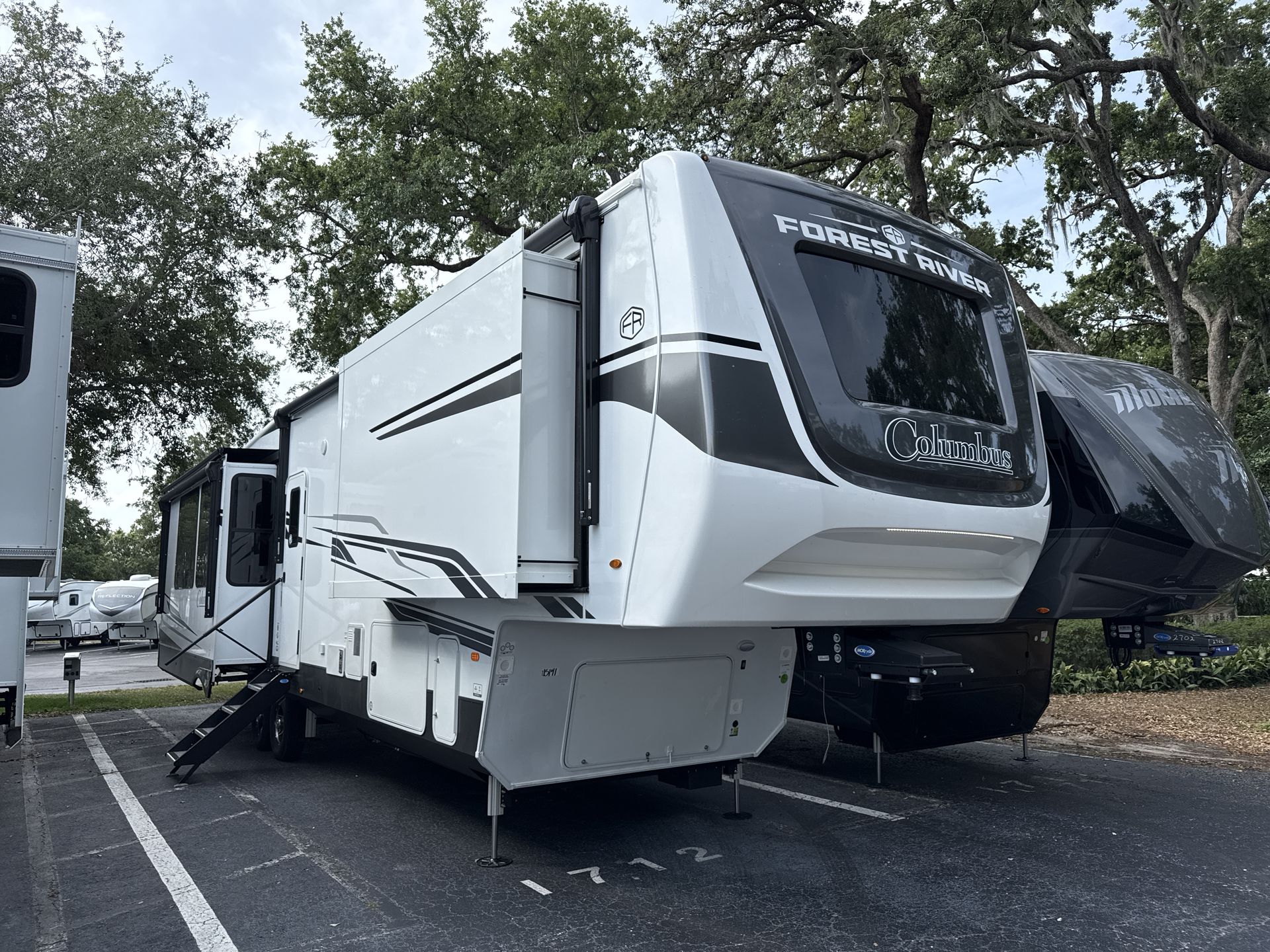 2025 Palomino Columbus
