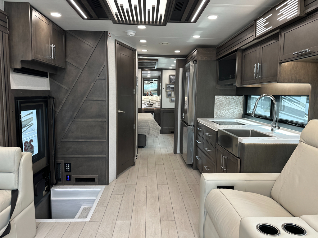 2027 ENTEGRA COACH CENTURION 39N - Image 8