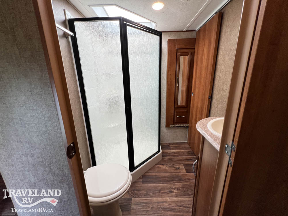 2015 Prime Time Crusader 295RST - Image 37