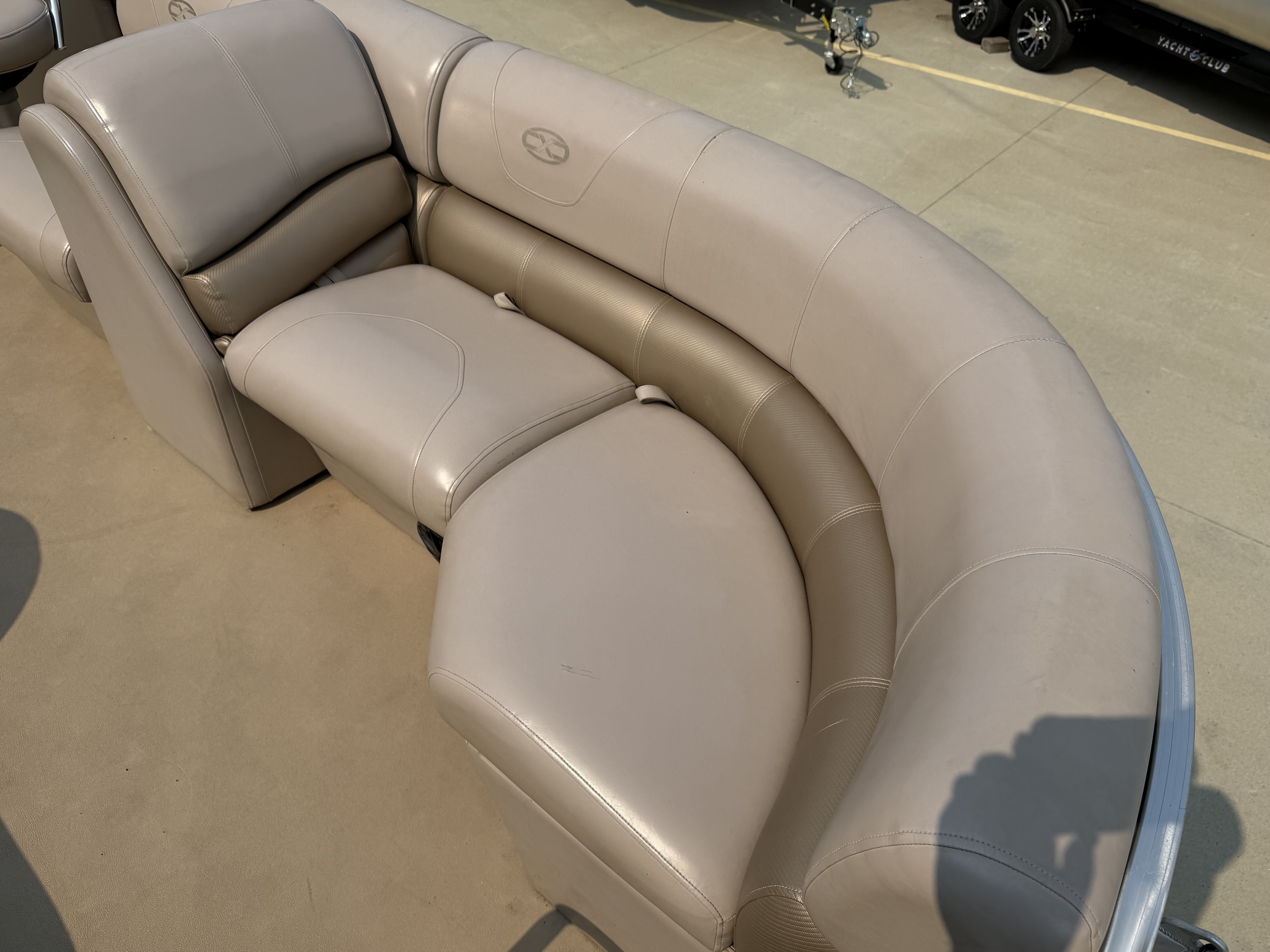 2013 Excursion X-23RFE - Image 13