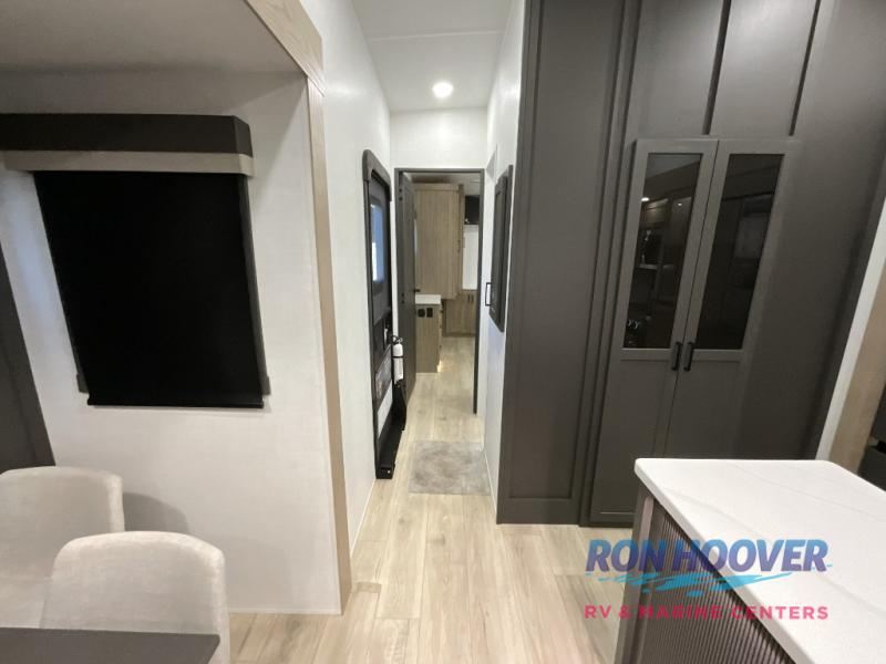 2026 FOREST RIVER 402CFL - Image 32