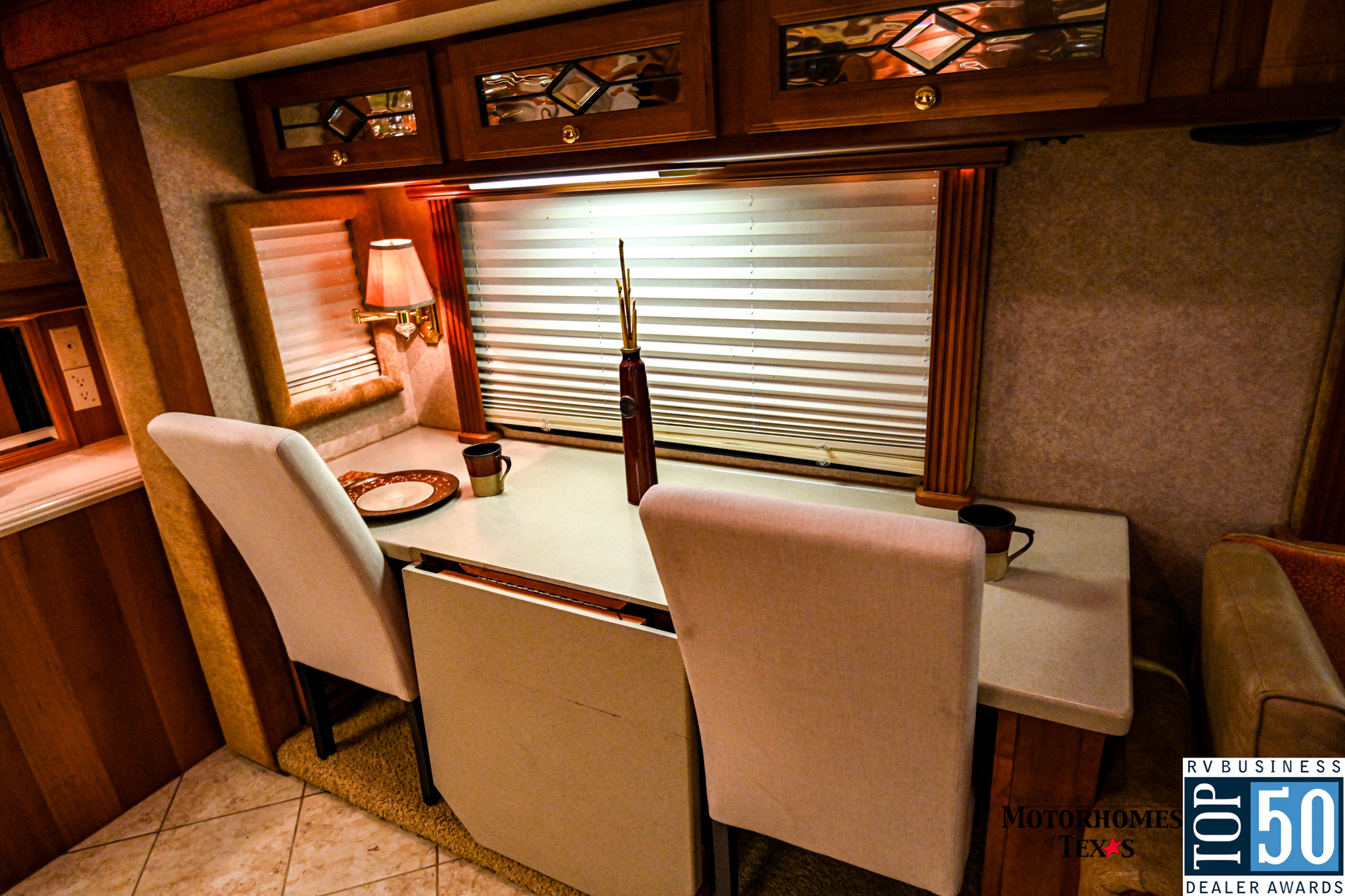 2002 Foretravel U320 4020 PBDS - interior 5