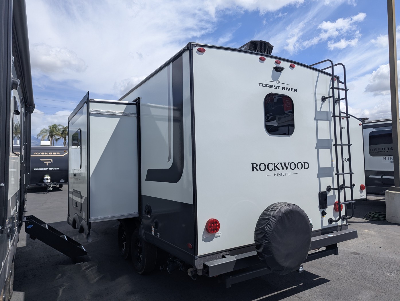 2026 Forest River Rockwood Mini Lite 2108RB - Image 4