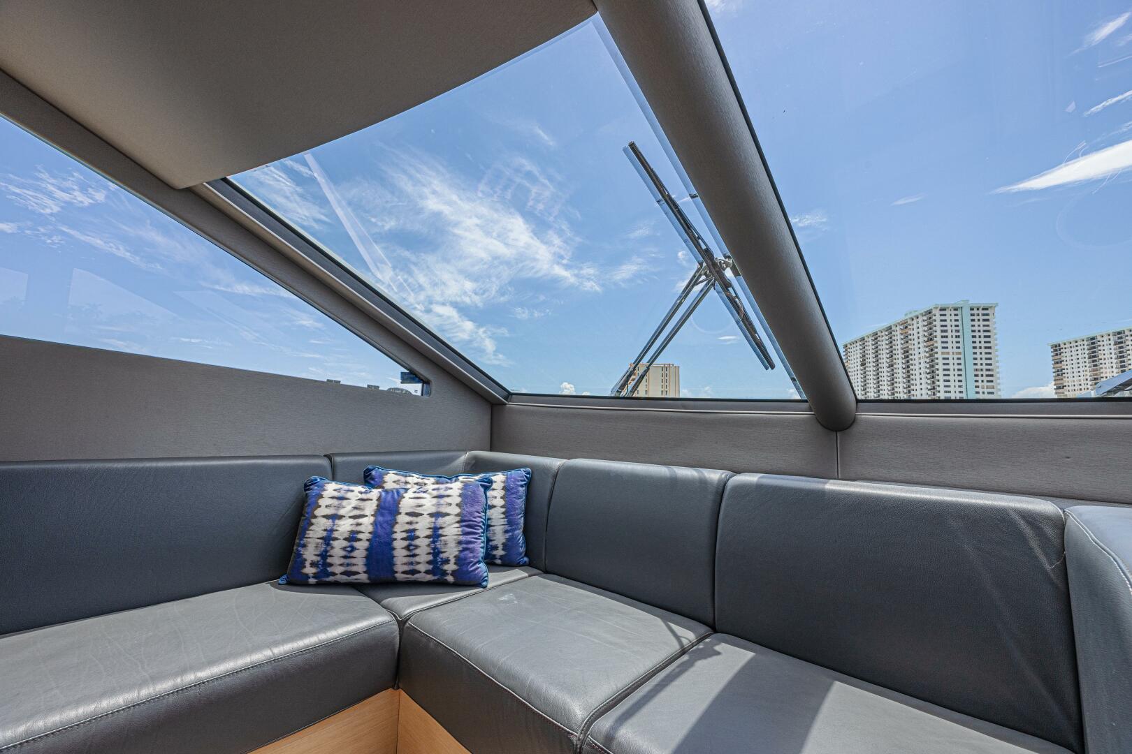 2017 Sunseeker 75 Yacht - Image 37