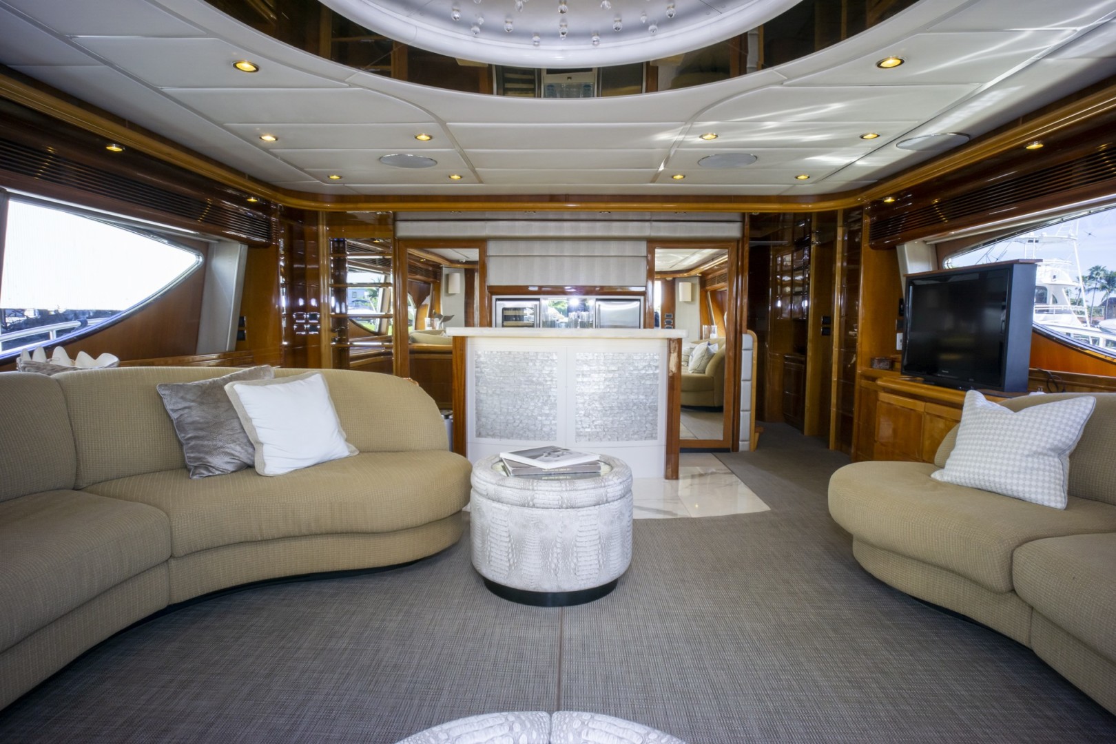 2000 Ferretti Yachts Custom Line 94 - Image 5