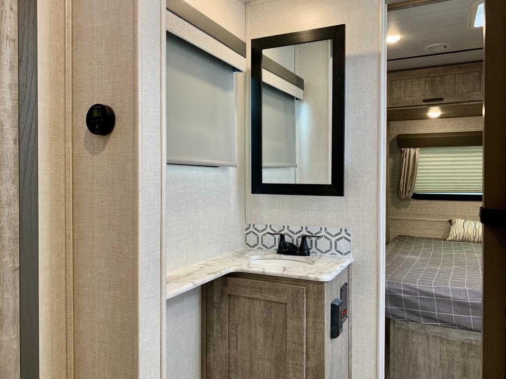 2023 FOREST RIVER 253RLS - Image 24