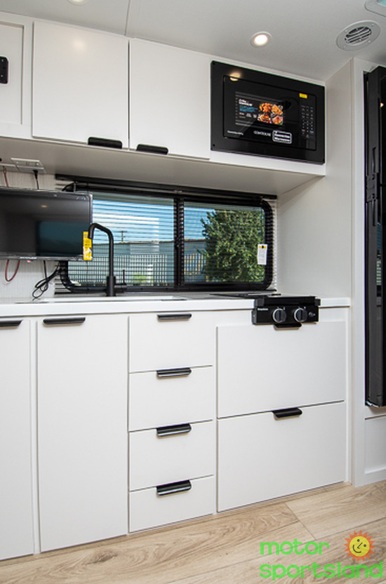 2027 Winnebago Micro Minnie 2200MBH - Image 20