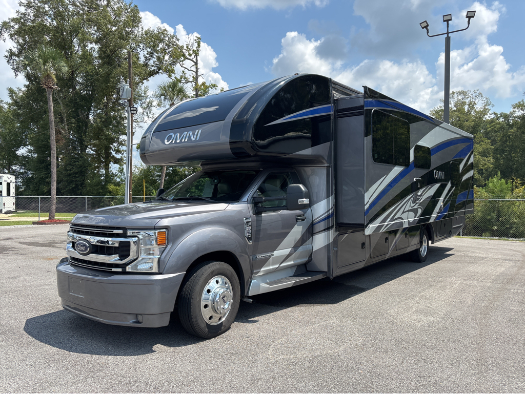 2021 Thor Motor Coach OMNI BH35 - Image 3