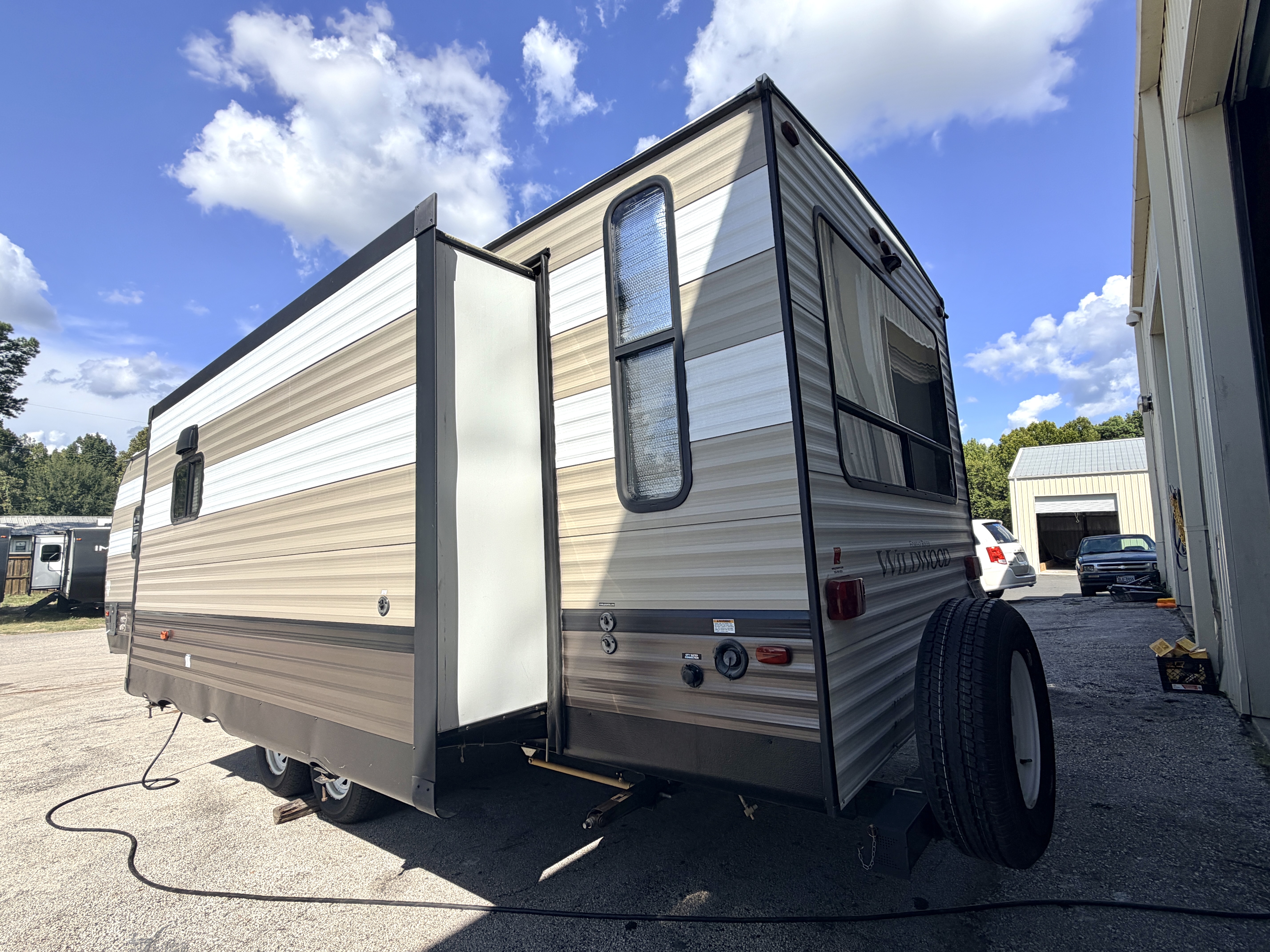 2019 Forest River Wildwood 27RE - Image 5