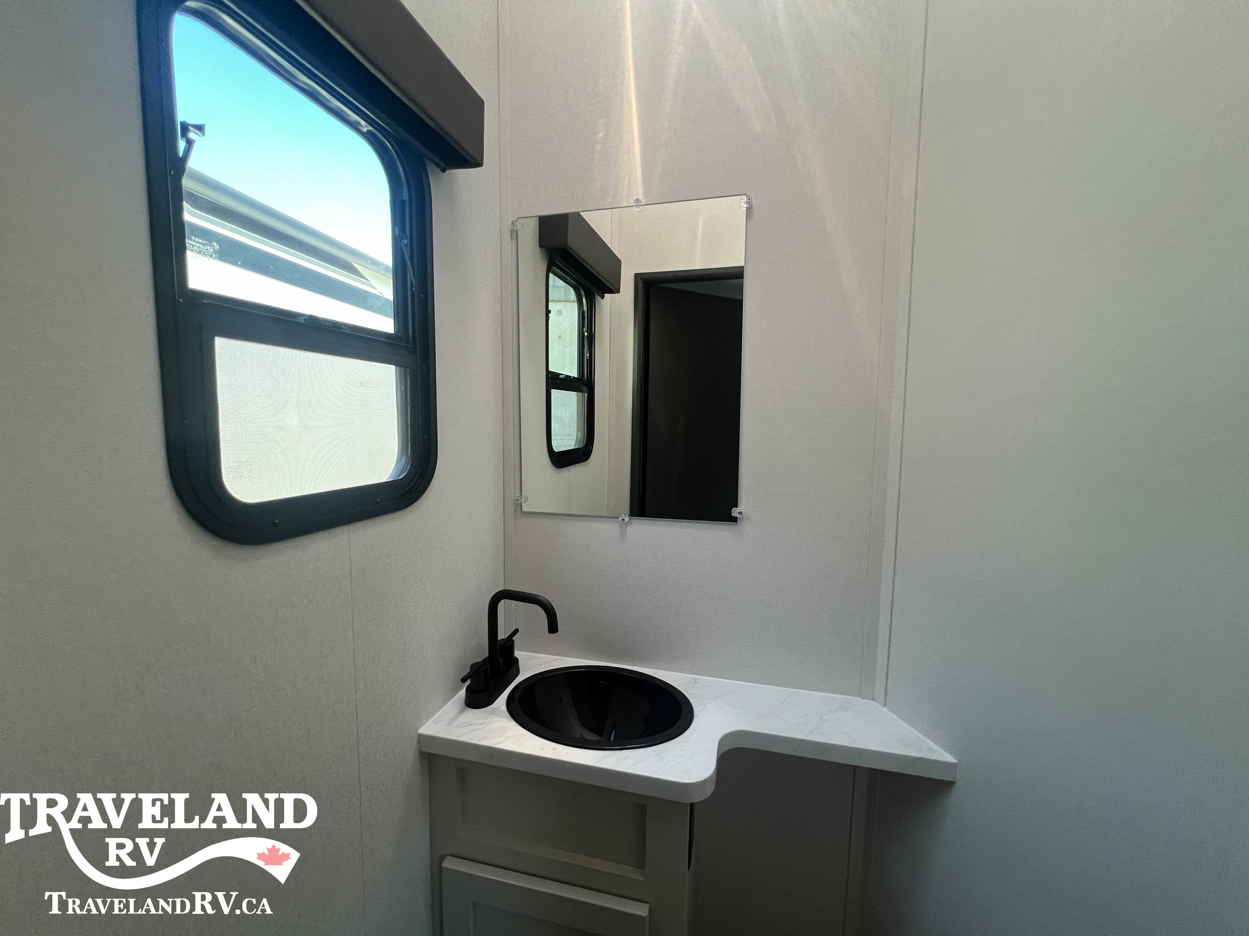 2026 Grand Design Momentum G-Class 320G - Image 31