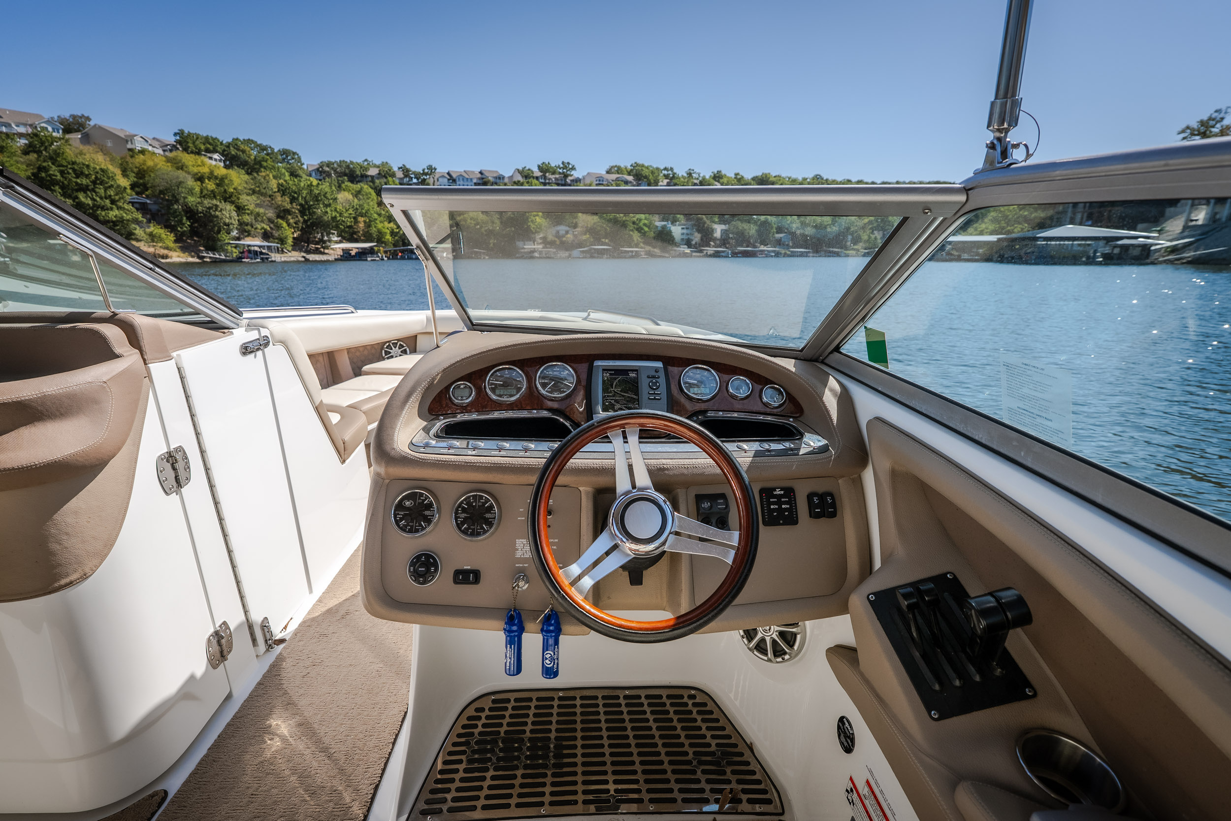 2010 Cobalt 302 - Image 37