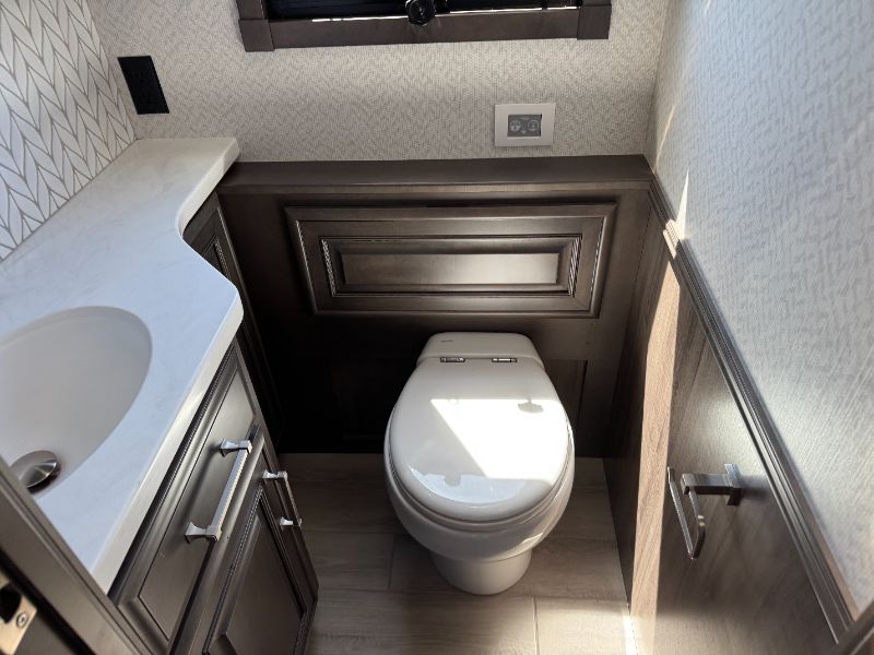 2026 Entegra Coach Aspire 44V - Image 12