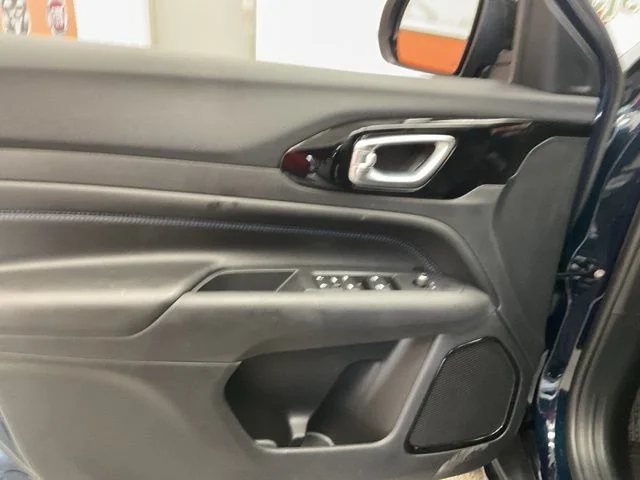 2026 Jeep Compass Latitude Altitude 4x4 - Image 7