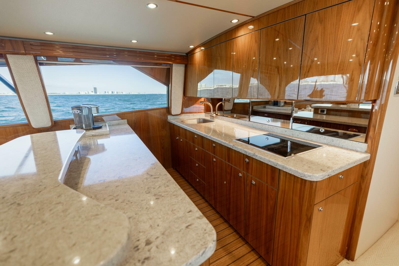 2020 Viking 62 Convertible - Image 12