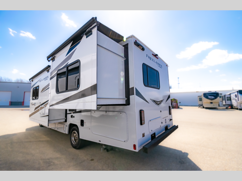 2025 Coachmen Freelander 26DS Ford - Image 5