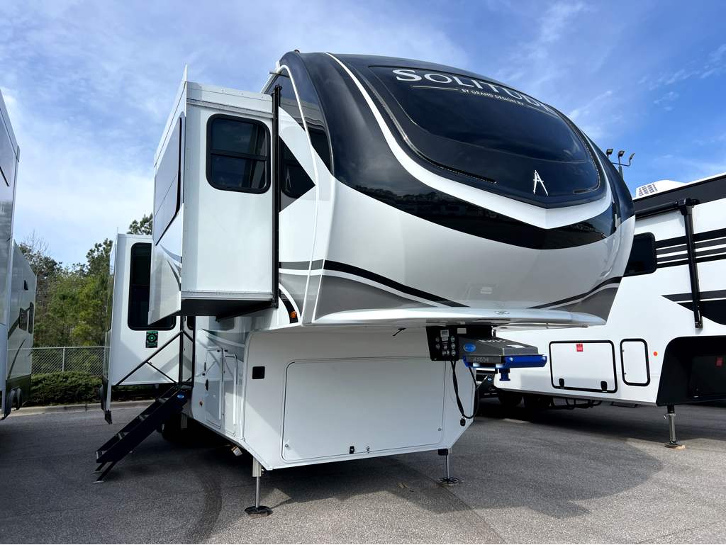 2026 GRAND DESIGN SOLITUDE 380FL - Image 1