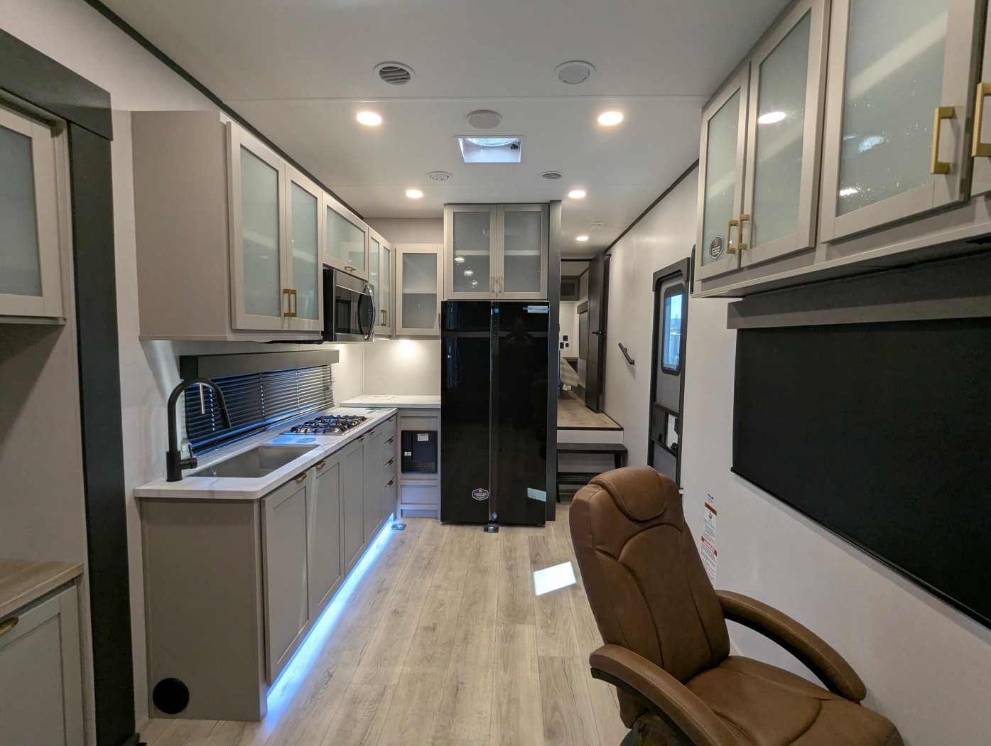 2027 Forest River Stealth 3300 - Image 33