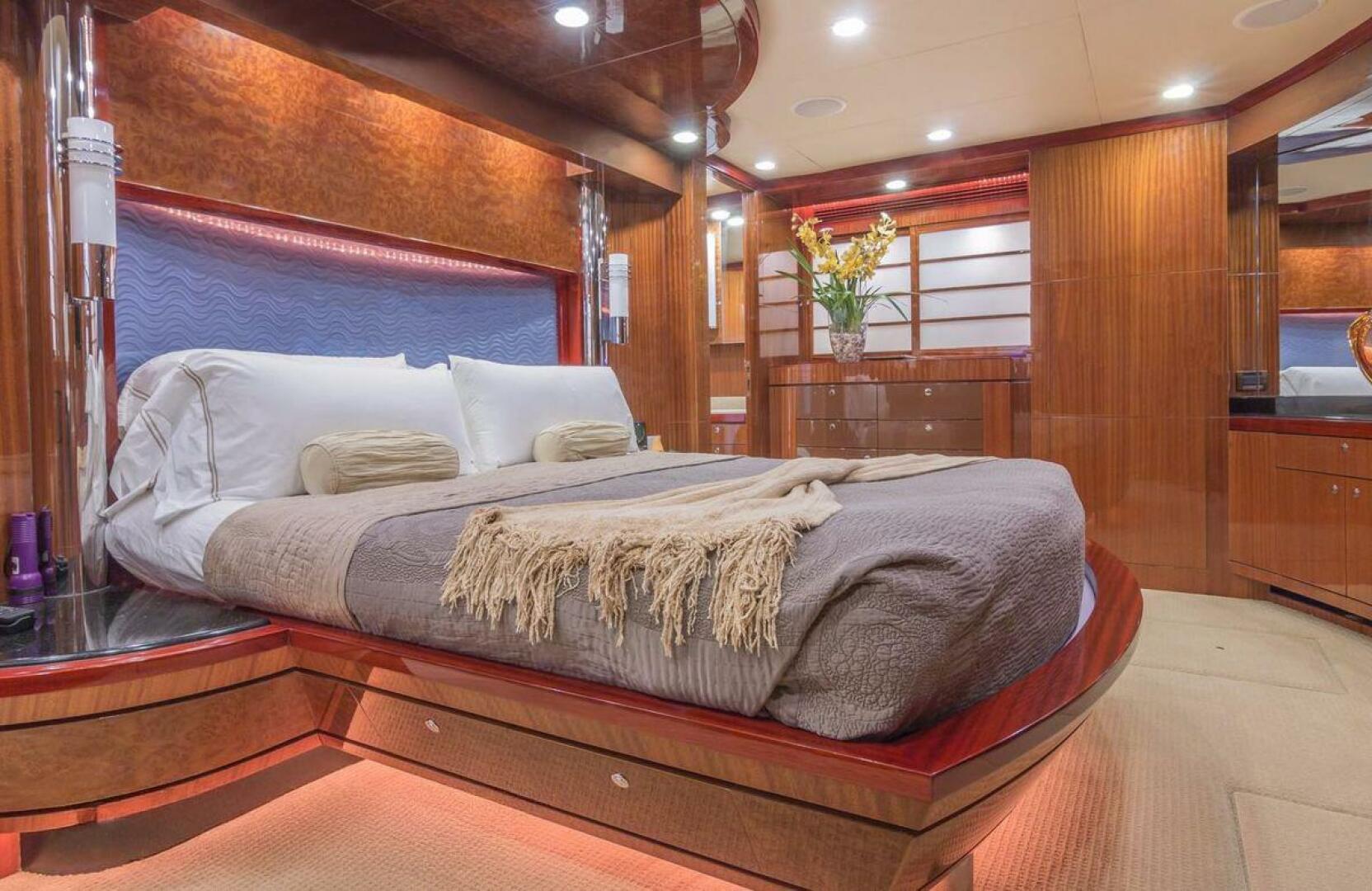 2008 Ocean Alexander 100 Skylounge Megayacht - Image 11
