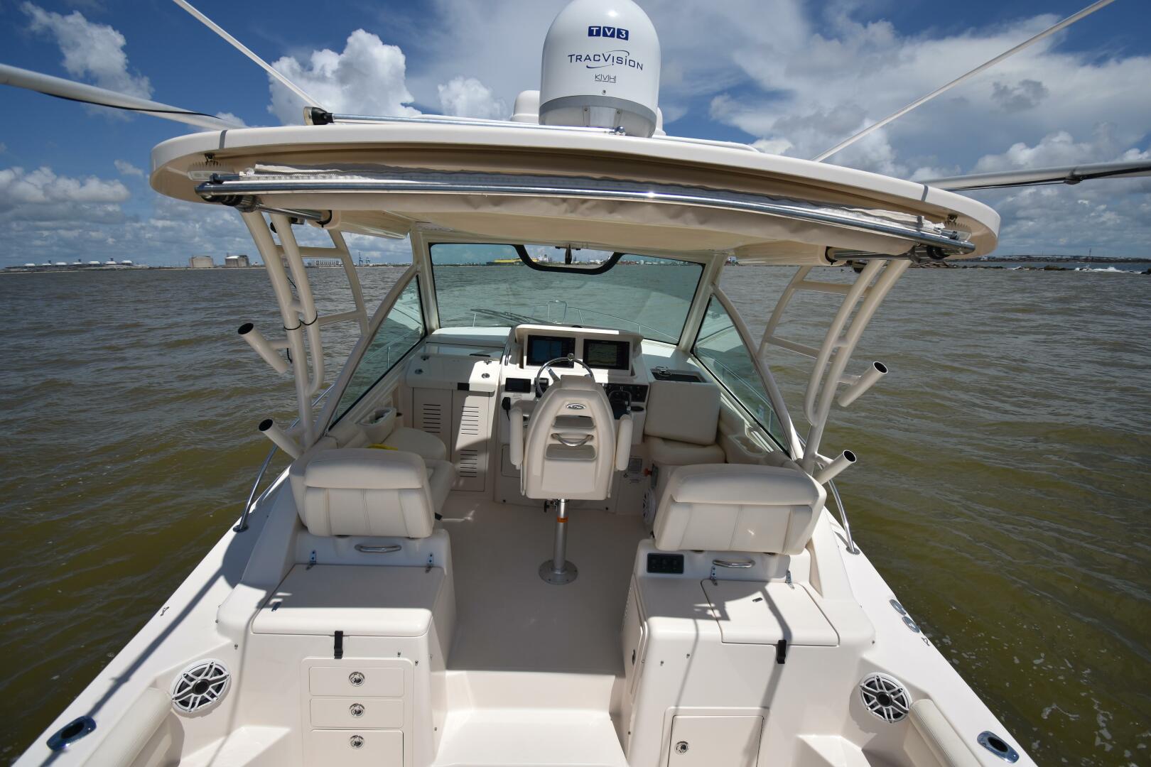 2016 Grady-White 330 Express - Image 8