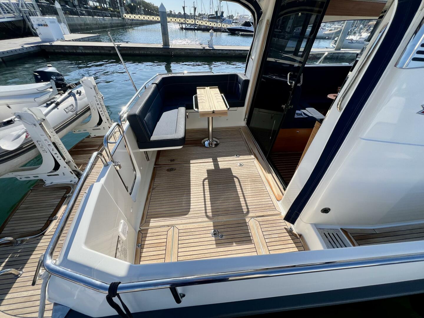 2018 Nimbus 365 Coupe - Image 18